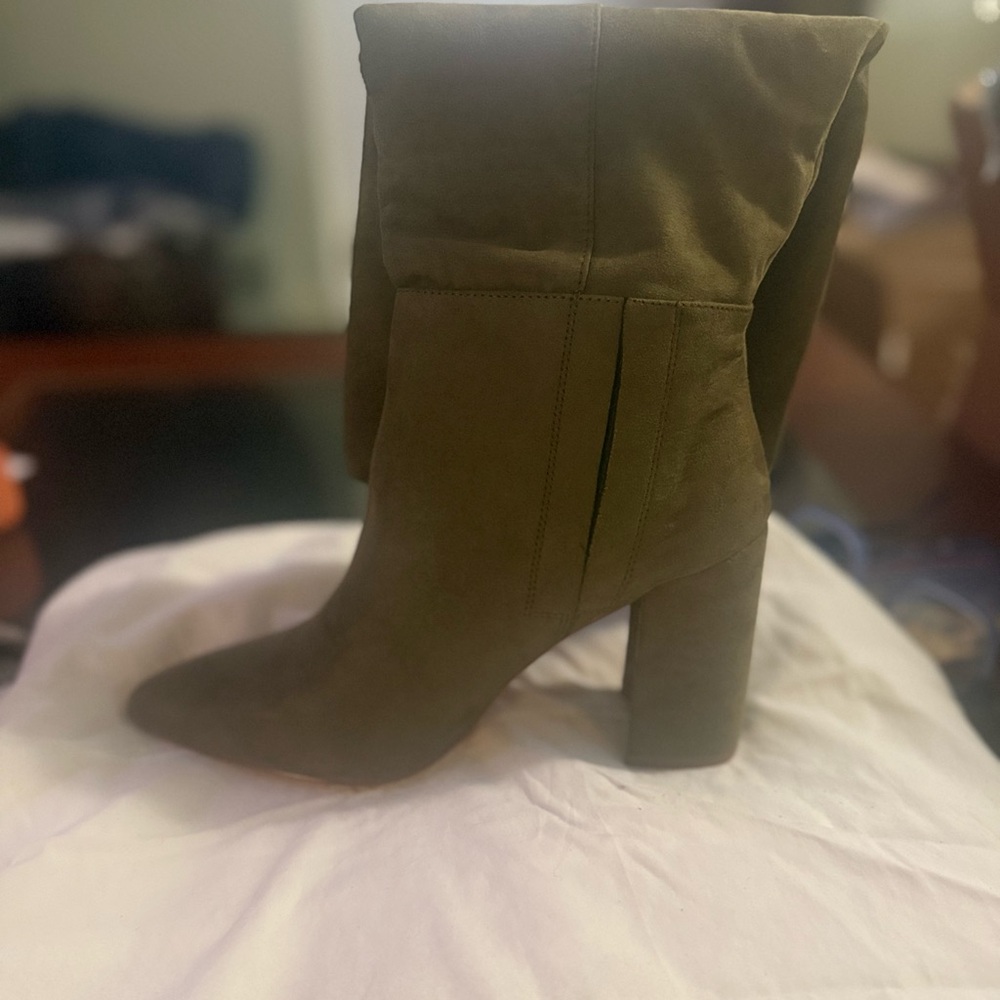 Olive Green Women Suede Boot size‎ 8 chunky heel luxurious boho classy feminine